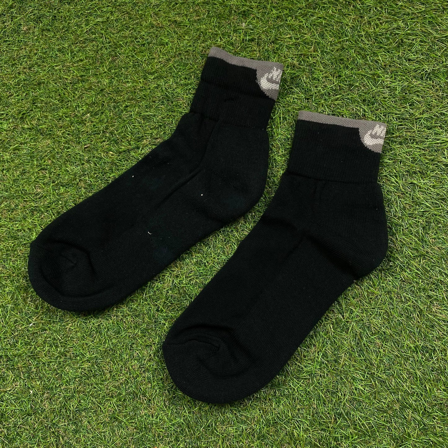Vintage Nike Reveal Socks Black UK6-12